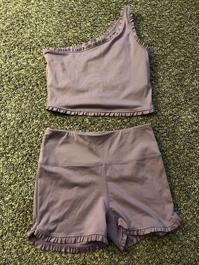 Purple ruffled short set One-Shoulder Ruffle sports bra with matching shorts M